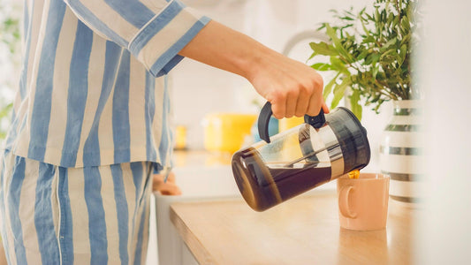 Preparar un Café en Prensa Francesa: La Elegancia del Método - Quinto Café